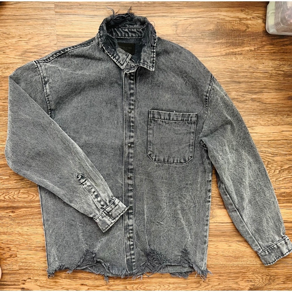Forever 21 Men Distressed Denim Shirt Gray Frayed Hem Long Sleeve Snap Button S